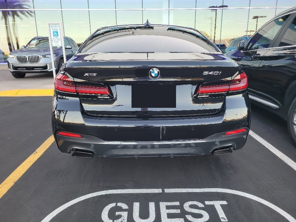Used 2021 BMW 540i xDrive w/ M Sport Package AWD/4WD image 4