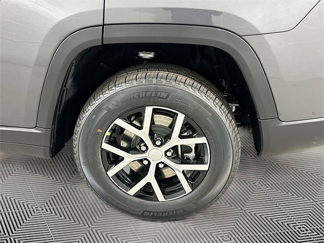 New 2025 Jeep Grand Cherokee L Limited image 16