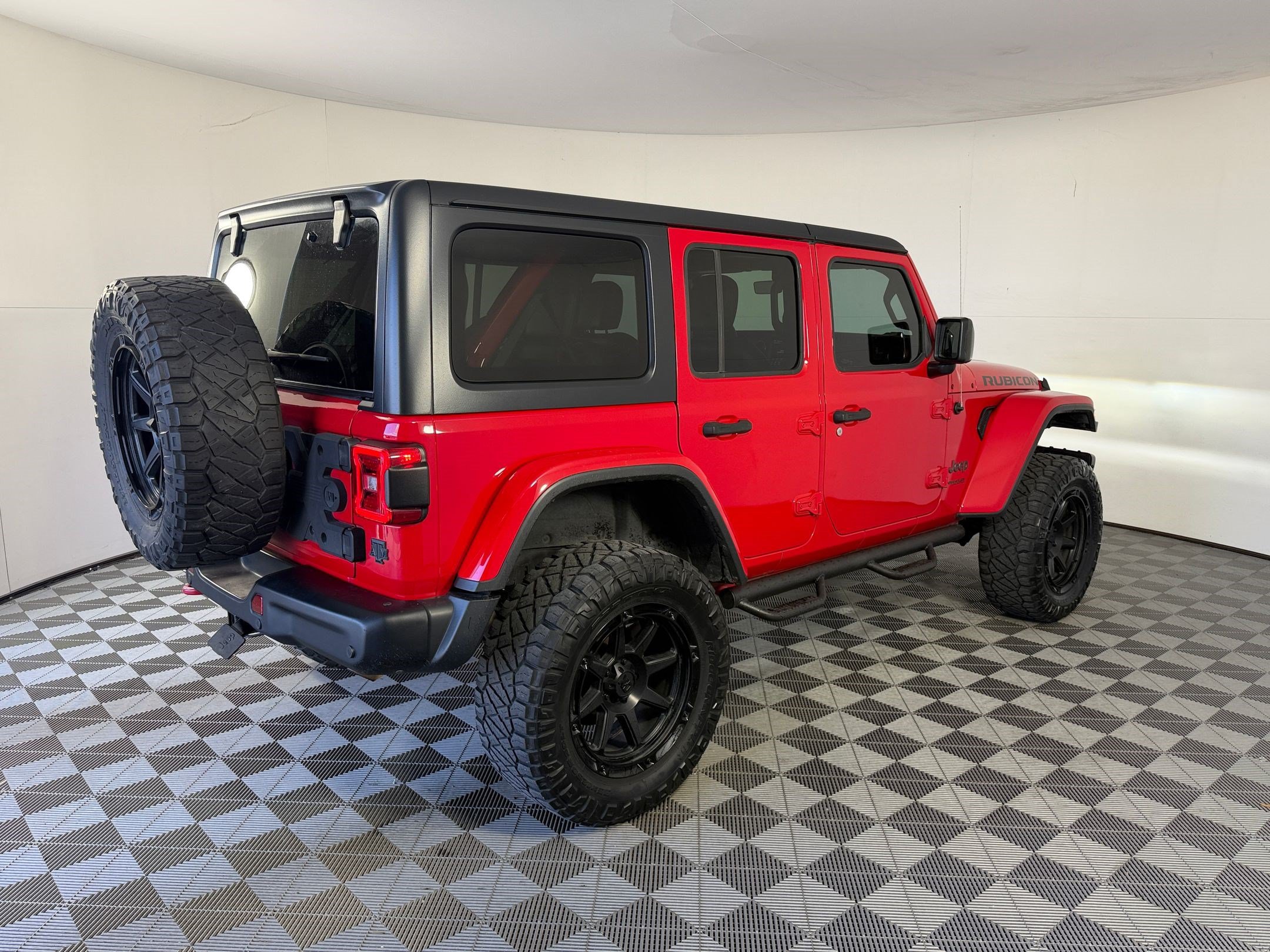 Used 2018 Jeep Wrangler Unlimited Rubicon AWD/4WD image 9