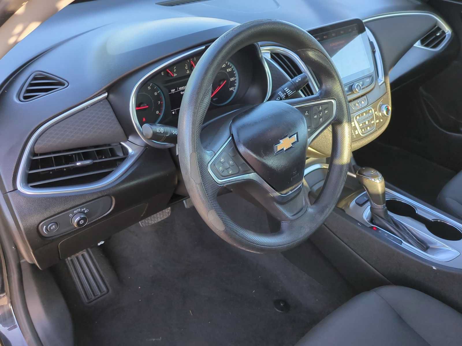 Used 2020 Chevrolet Malibu LT FWD image 10