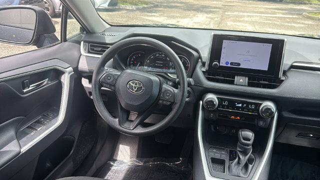 Used 2024 Toyota RAV4 XLE FWD image 14