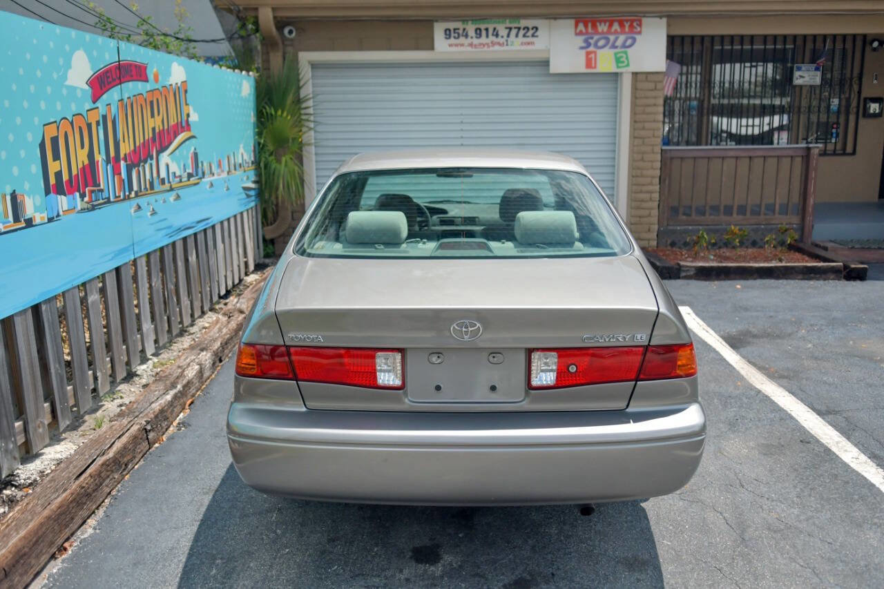 Used 2001 Toyota Camry XLE image 26
