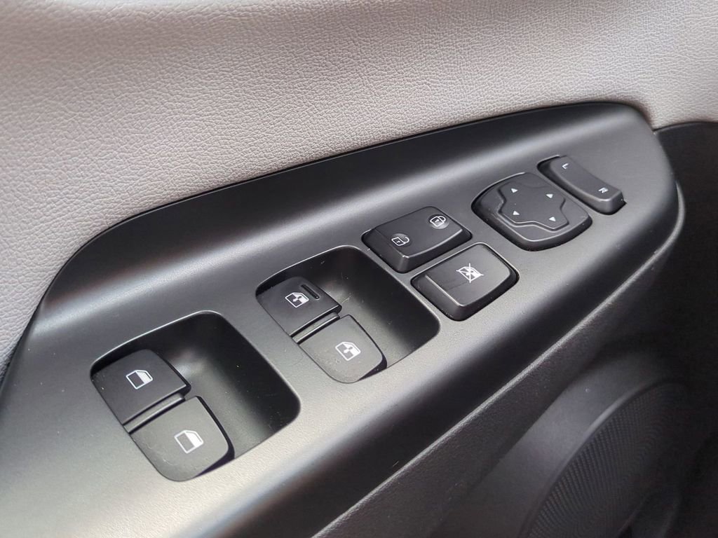 Used 2023 Hyundai Kona Limited w/ Cargo Package FWD image 33