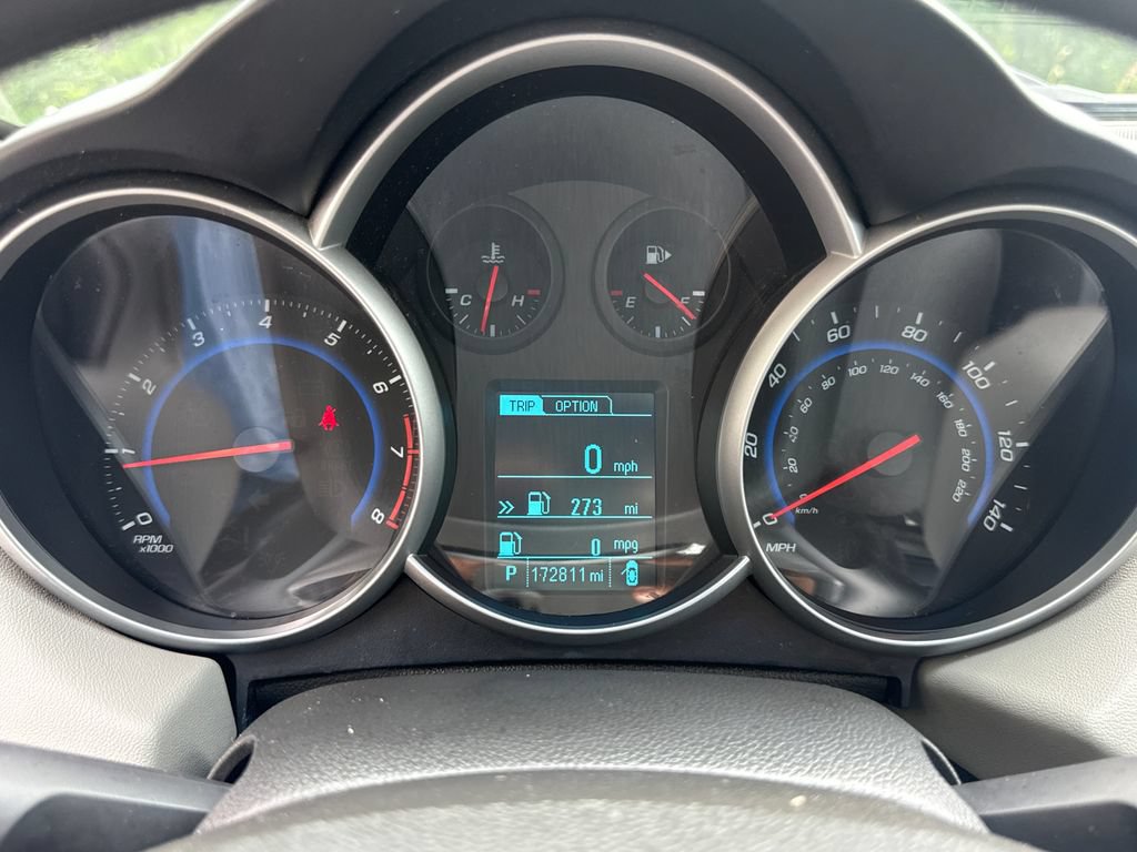 Used 2015 Chevrolet Cruze LT w/ Technology Package FWD image 21