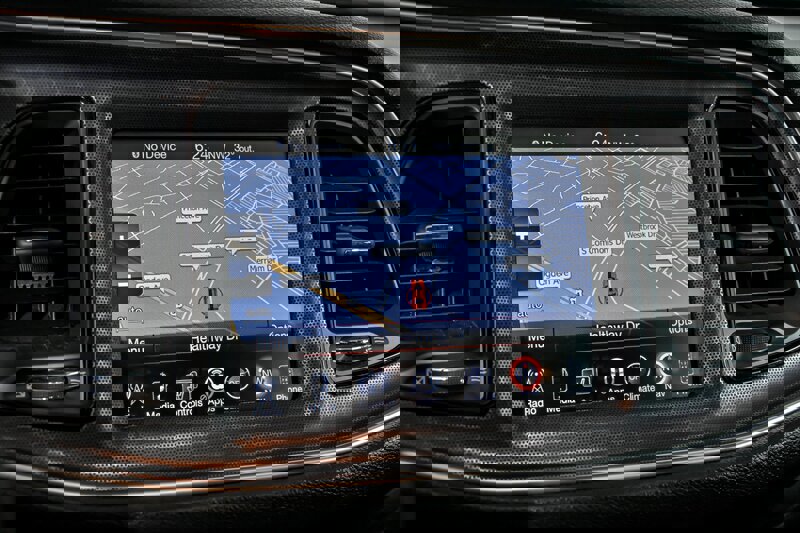 Used 2016 Dodge Challenger R/T Scat Pack w/ Leather Interior Group image 26