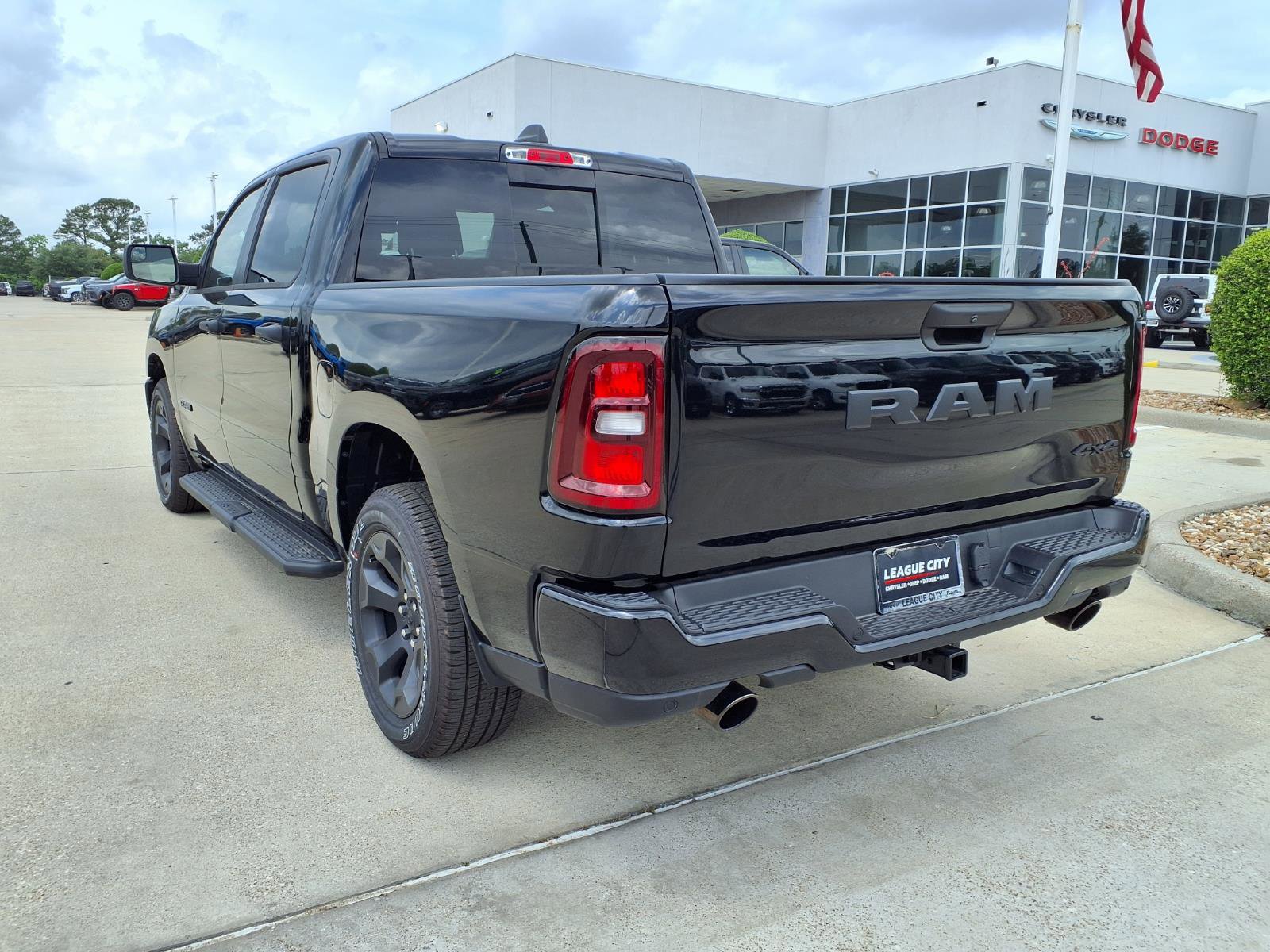 New 2026 RAM 1500 Express AWD/4WD image 2