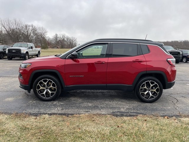 Used 2025 Jeep Compass Limited image 10