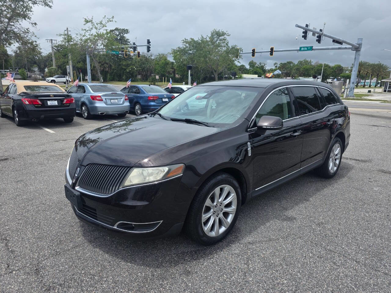 Used 2013 Lincoln MKT FWD image 8