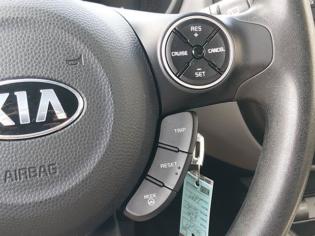 Used 2014 Kia Soul FWD image 16