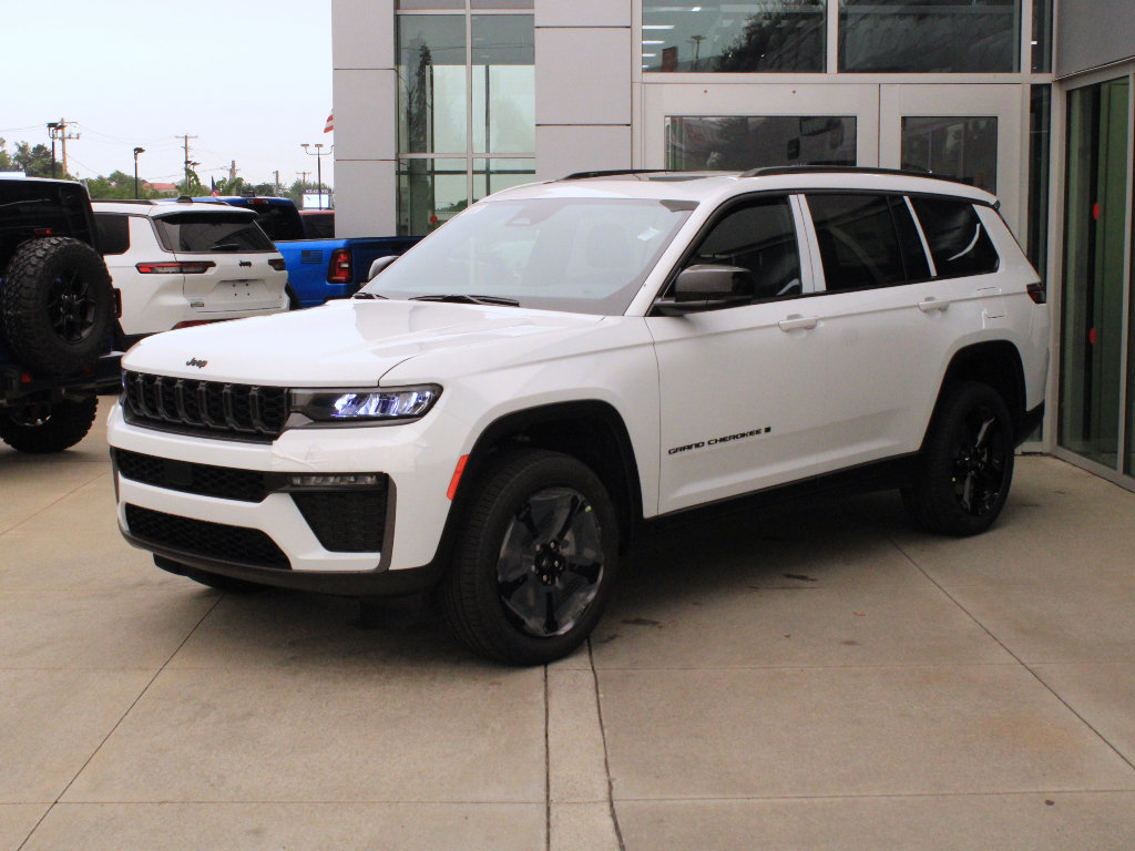 New 2026 Jeep Grand Cherokee L Limited w/ Limited Altitude Package AWD/4WD image 3