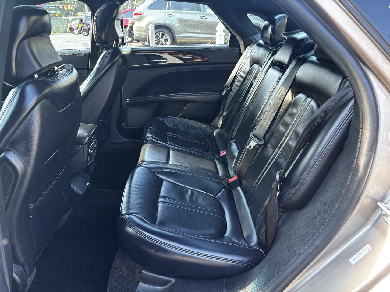 Used 2018 Lincoln MKZ Select w/ Select Plus Package AWD/4WD image 19