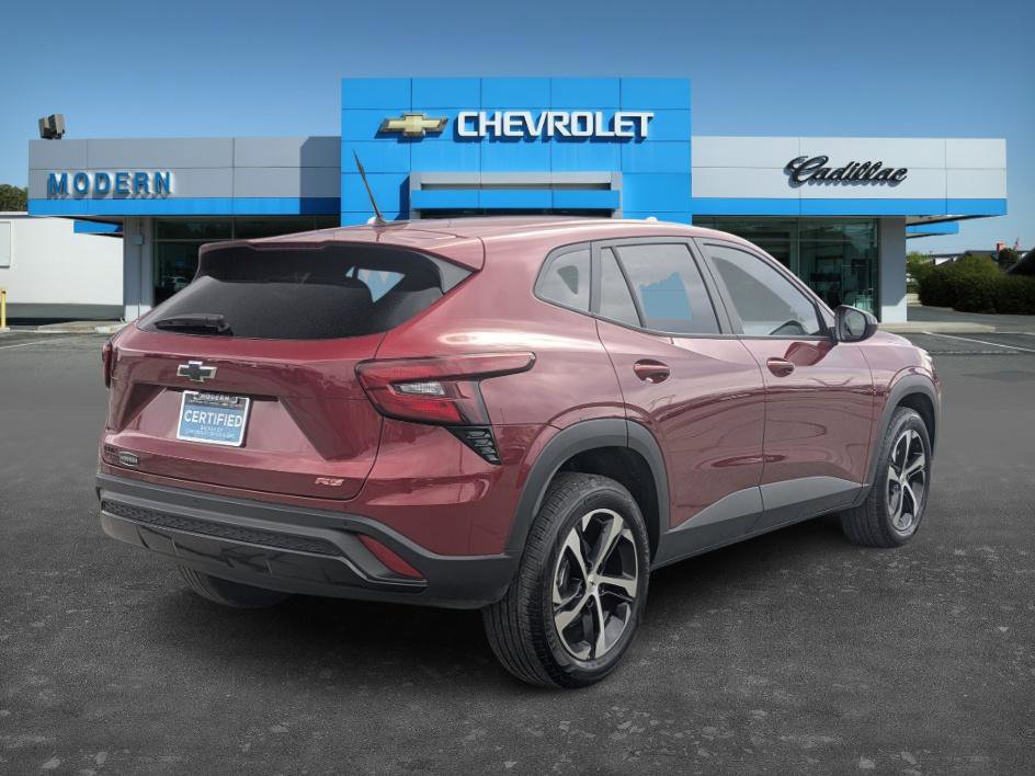 Certified 2025 Chevrolet Trax RS w/ Sunroof Package image 5