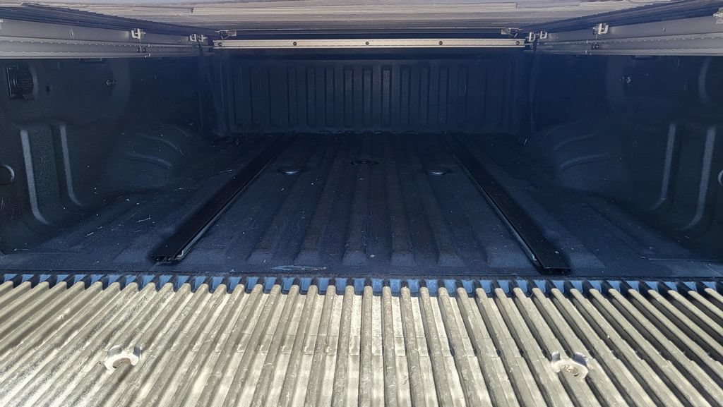 Used 2016 Nissan Titan SV AWD/4WD image 12