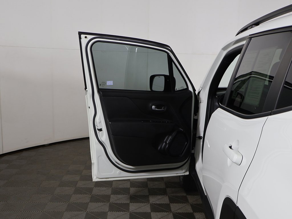 Used 2022 Jeep Renegade Altitude w/ Convenience Group image 18