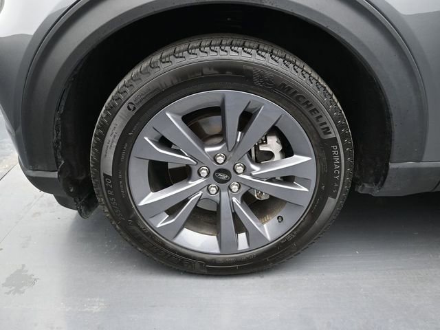 Used 2023 Ford Explorer XLT w/ Equipment Group 202A RWD image 9