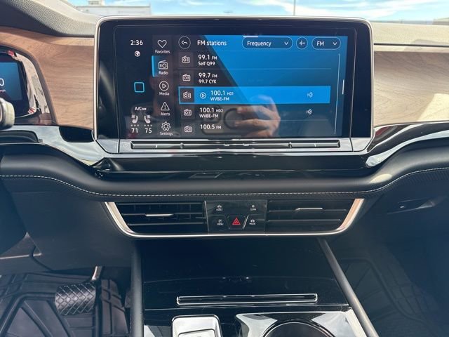 Used 2024 Volkswagen Atlas SE image 19