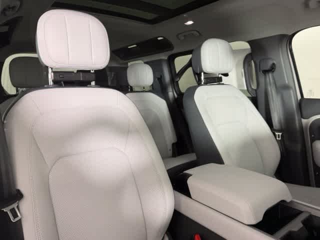 New 2026 Land Rover Defender 110 X AWD/4WD image 32
