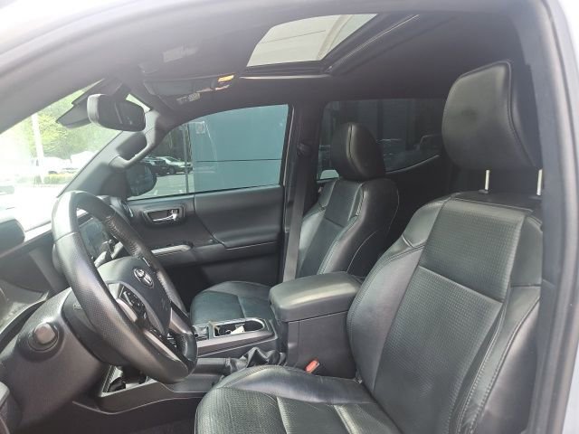 Used 2019 Toyota Tacoma TRD Sport w/ TRD Premium Sport Package image 8