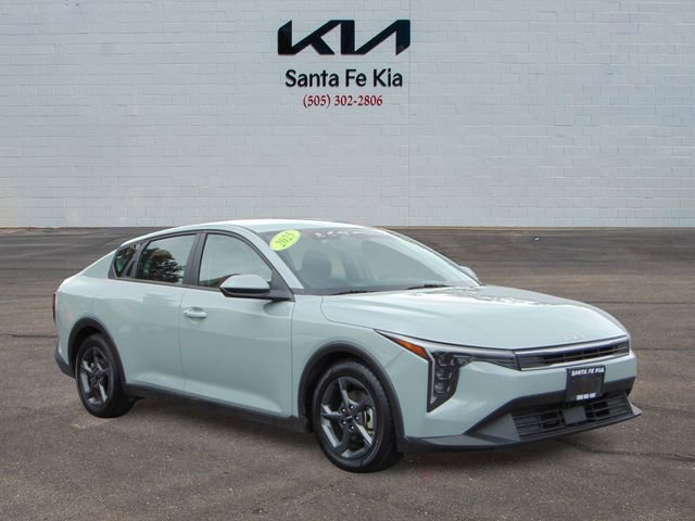 Certified 2025 Kia K4 FWD image 1