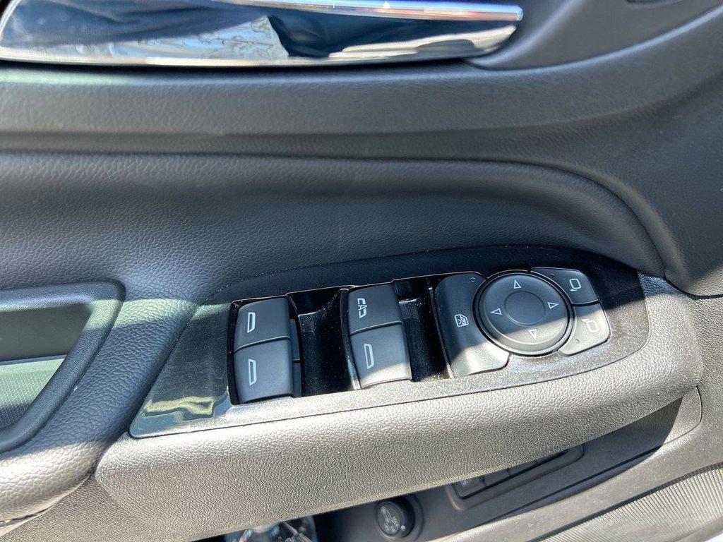 Used 2022 Chevrolet Equinox Premier FWD image 21