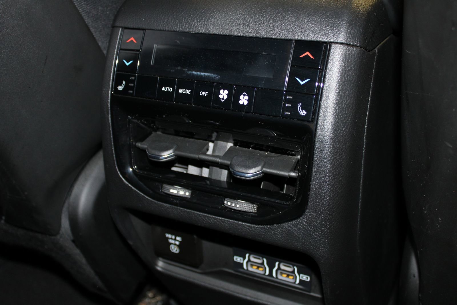 Used 2023 Jeep Grand Cherokee L Summit w/ High Altitude Package image 41