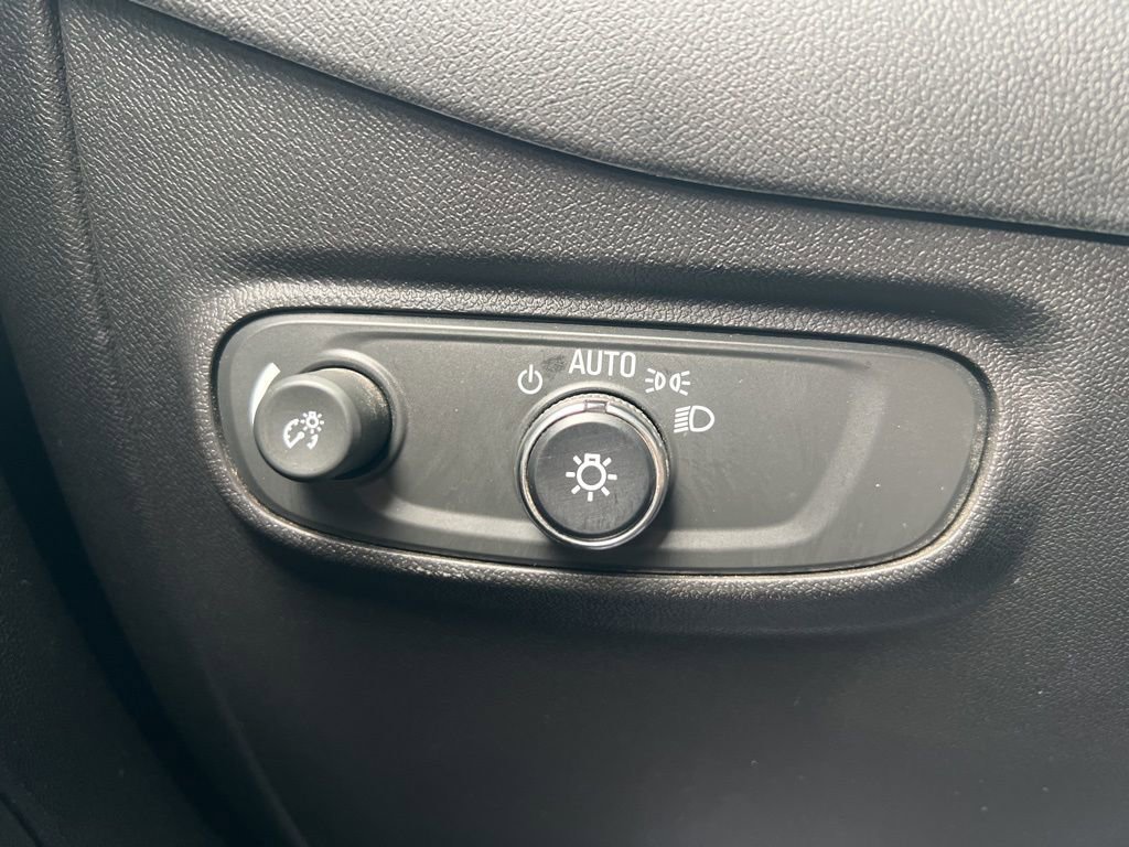 Used 2024 Chevrolet Equinox LT image 18