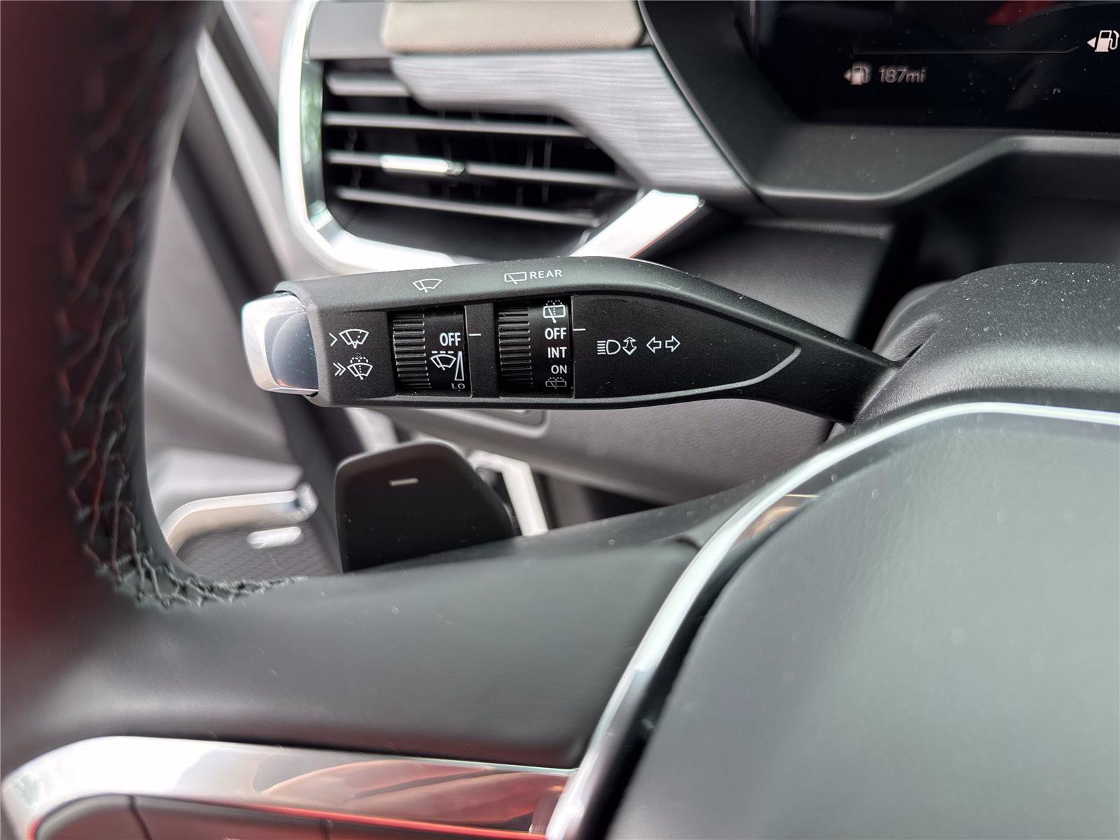New 2026 GMC Acadia Elevation w/ Elevation Premium Package FWD image 25