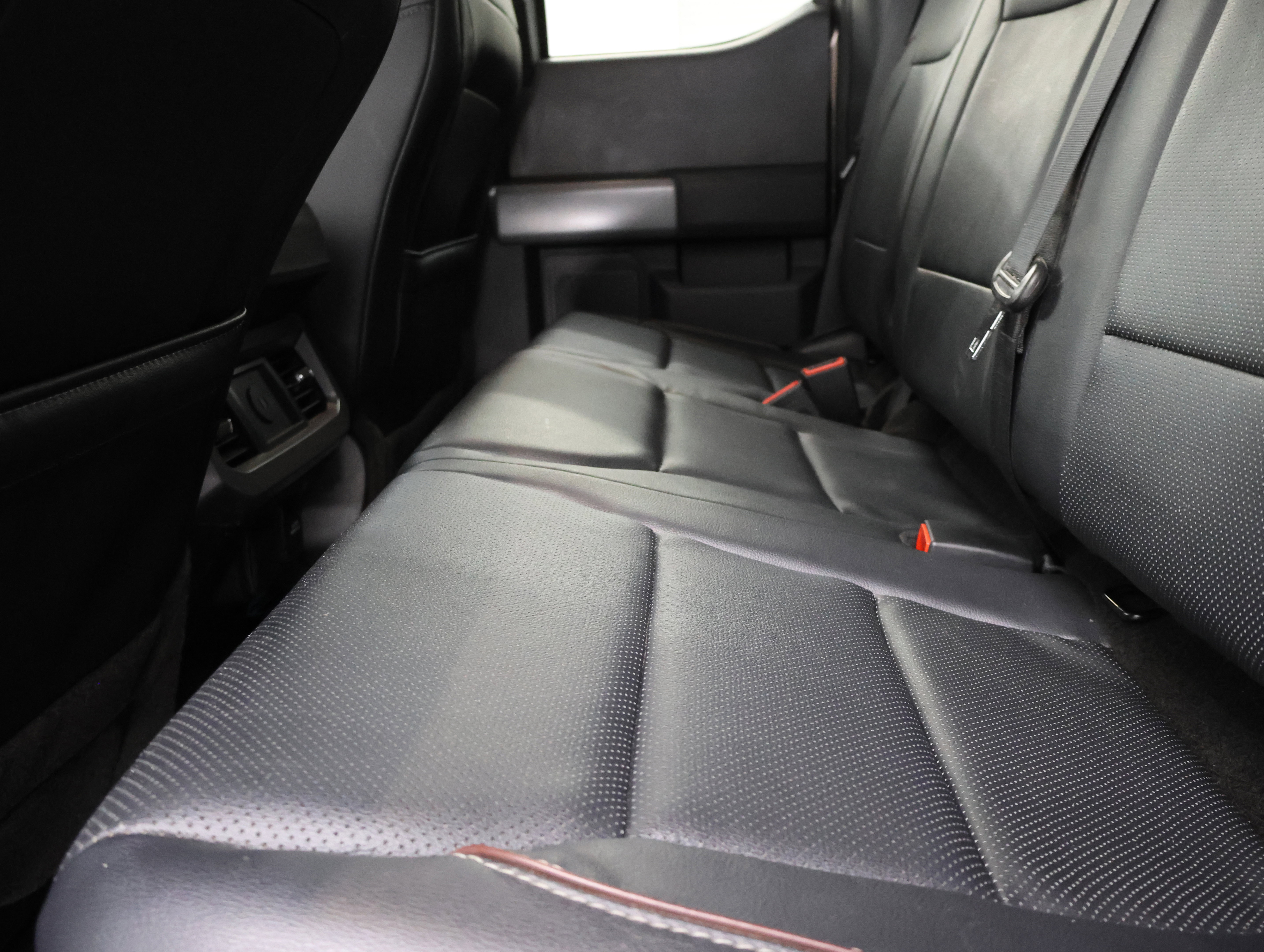 Used 2023 Ford F350 Lariat w/ Chrome Package AWD/4WD image 37