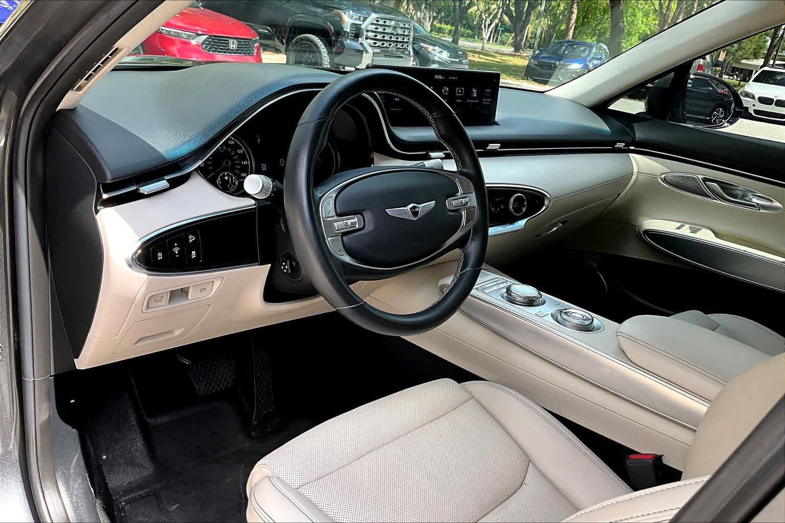 Used 2022 Genesis GV70 2.5T w/ Select Package AWD/4WD image 18
