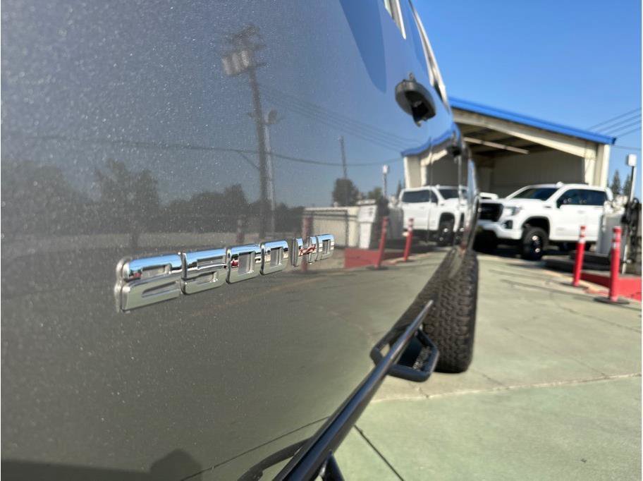 Used 2013 GMC Sierra 2500 SLE w/ SLE Preferred Package AWD/4WD image 39