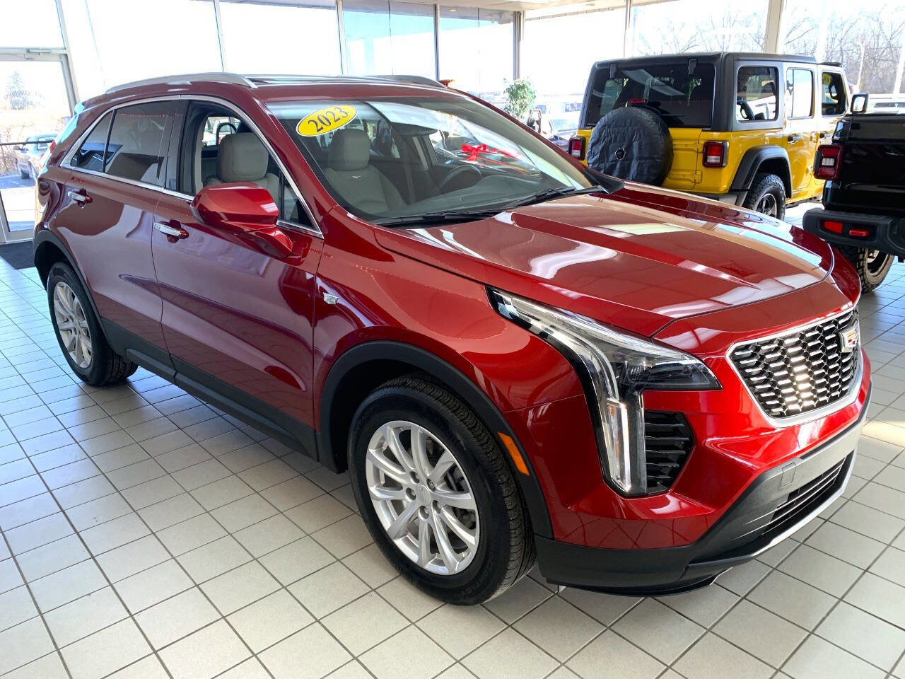 Used 2023 Cadillac XT4 Luxury w/ Cold Weather Package image 4