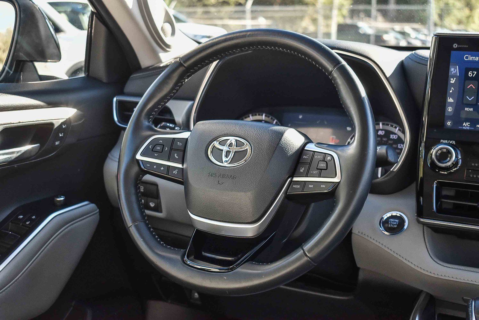 Used 2022 Toyota Highlander Platinum image 13