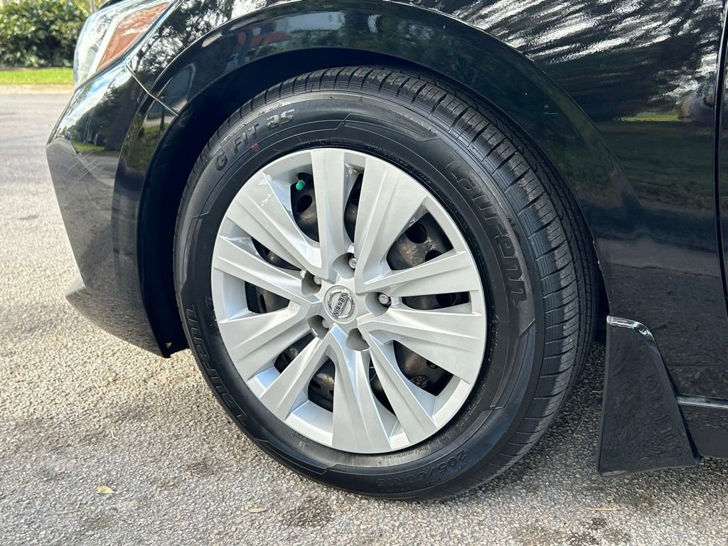 Used 2020 Nissan Sentra S image 24