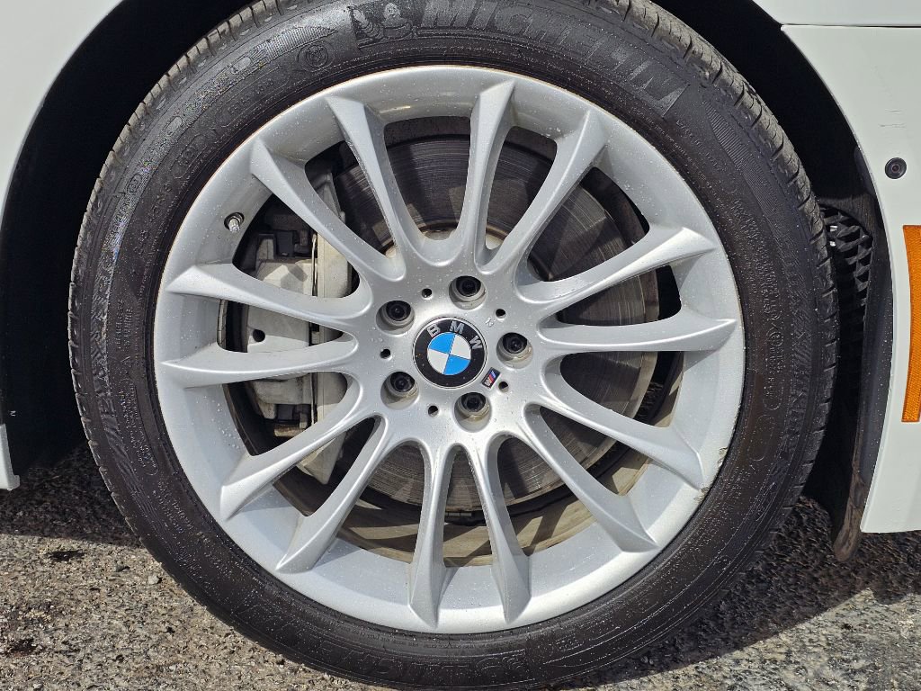 Used 2015 BMW 750Li xDrive image 11