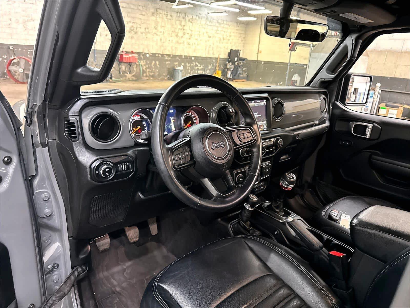 Used 2021 Jeep Gladiator Sport AWD/4WD image 17