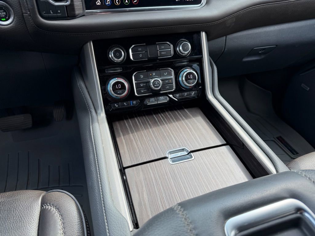 Used 2021 GMC Yukon XL Denali image 18