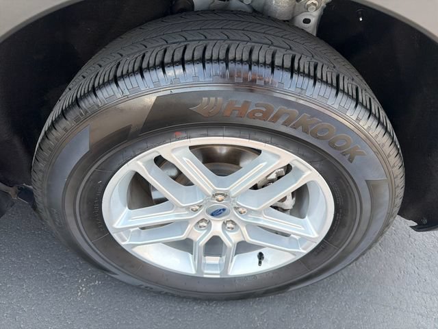 Used 2025 Ford Explorer Active AWD/4WD image 24