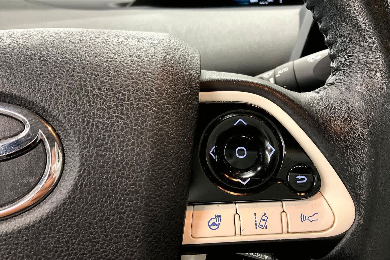 Used 2018 Toyota Prius Prime Advanced FWD image 24