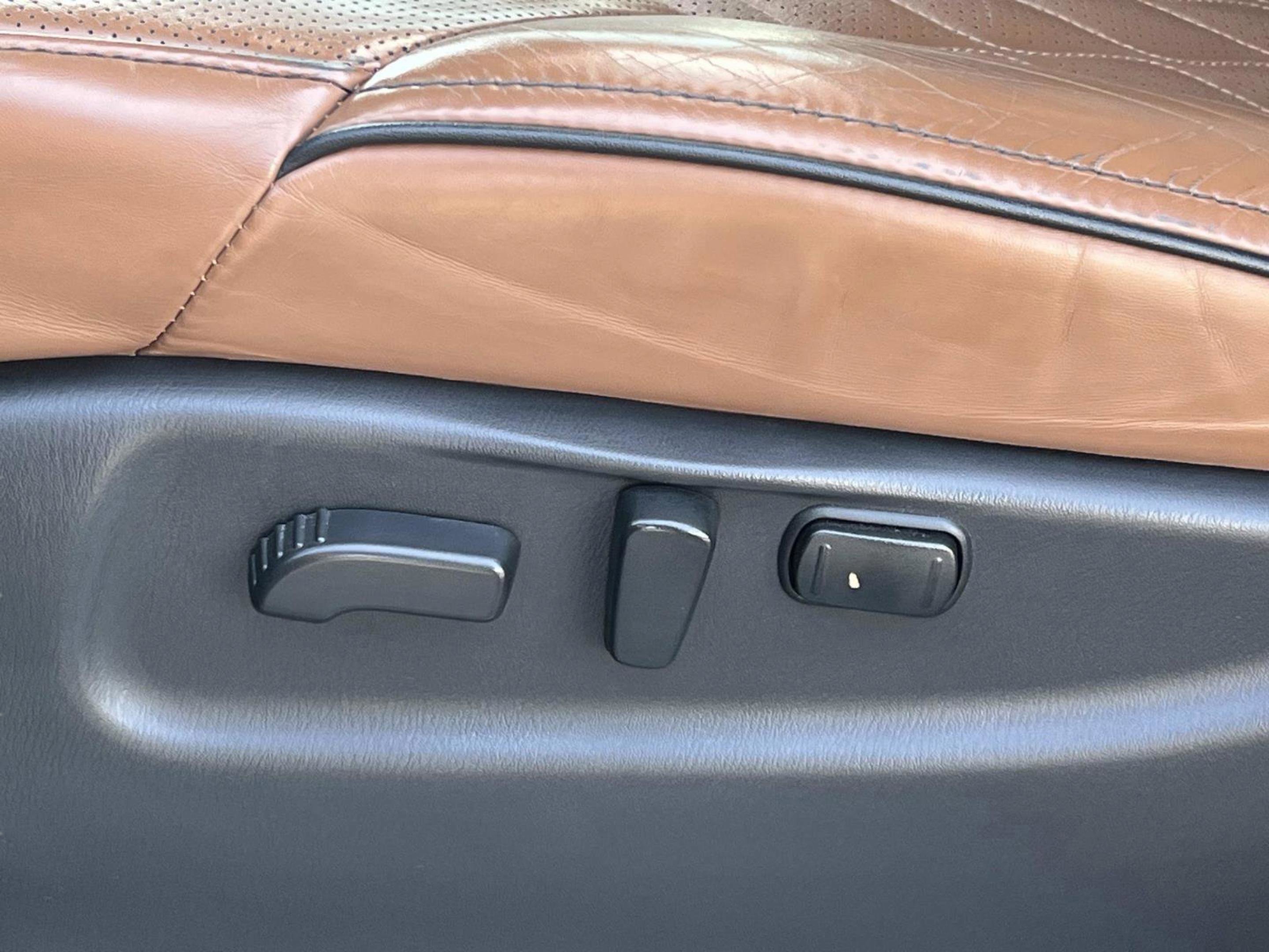 Used 2021 INFINITI QX80 Sensory w/ All-Season Package image 23