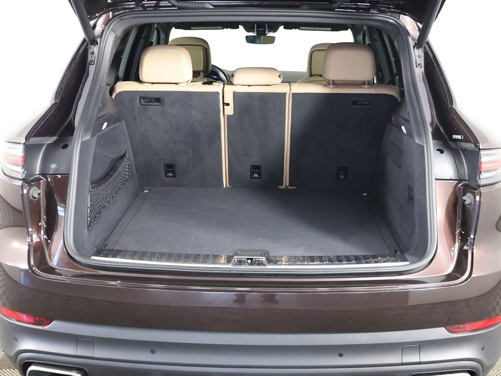 Used 2022 Porsche Cayenne image 25