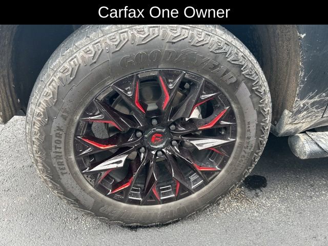 Used 2024 Chevrolet Tahoe Z71 w/ Luxury Package AWD/4WD image 9