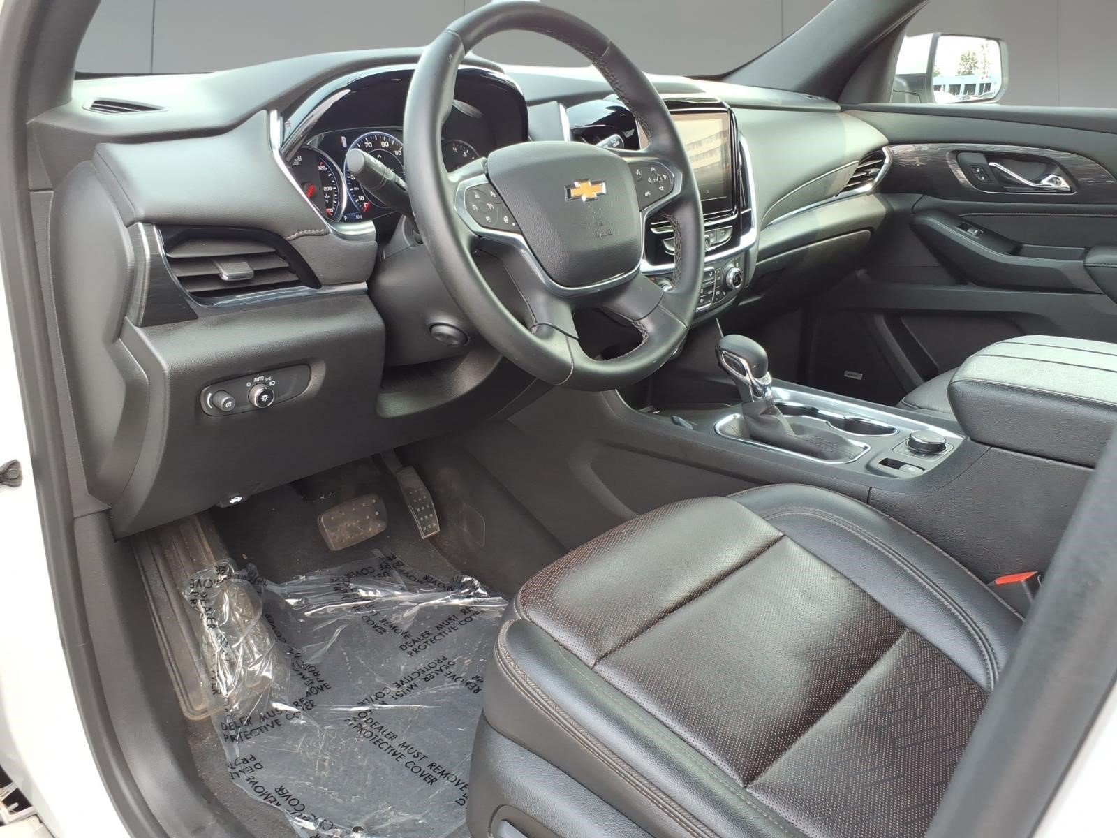 Used 2023 Chevrolet Traverse High Country AWD/4WD image 12