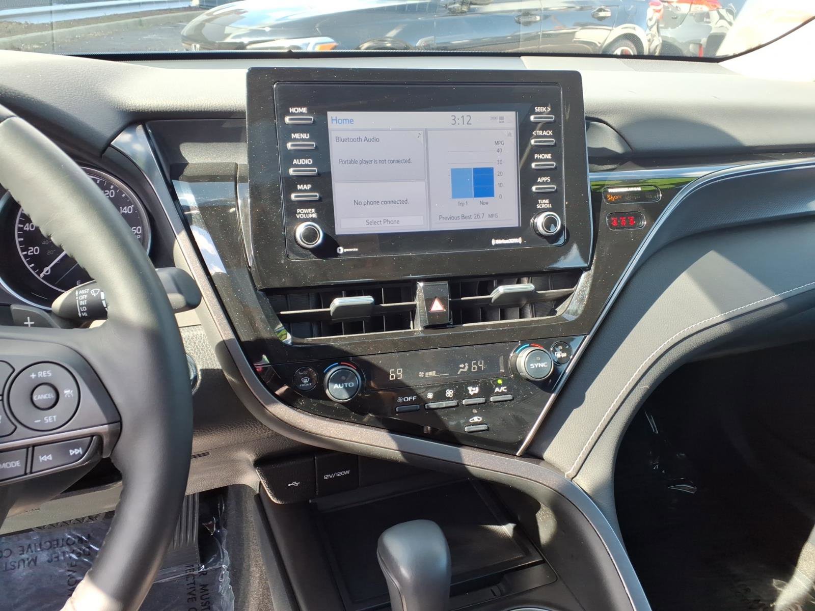 Certified 2023 Toyota Camry SE w/ Cold Weather Package image 9