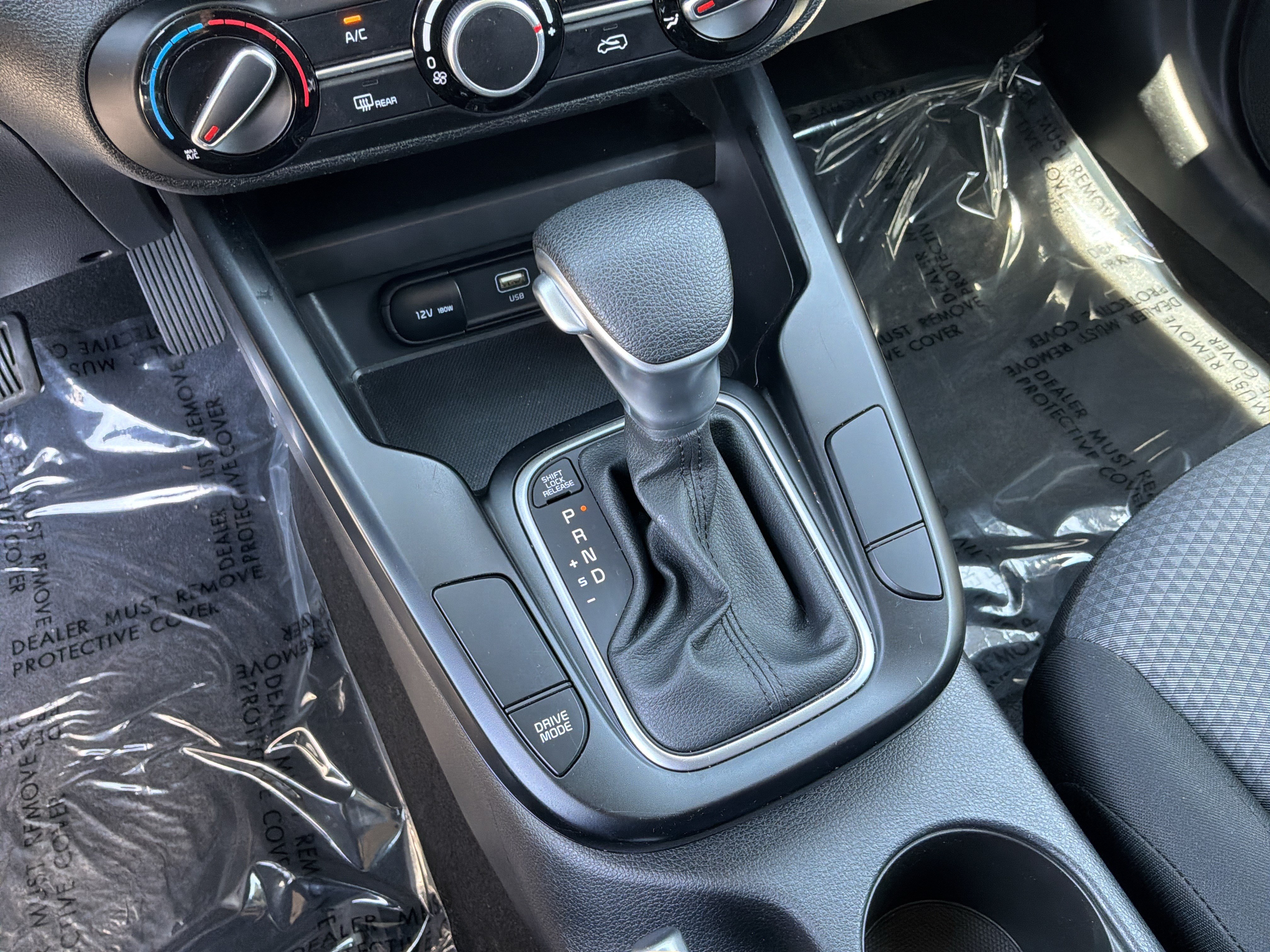 Used 2025 Kia Soul LX w/ LX Technology Package FWD image 25