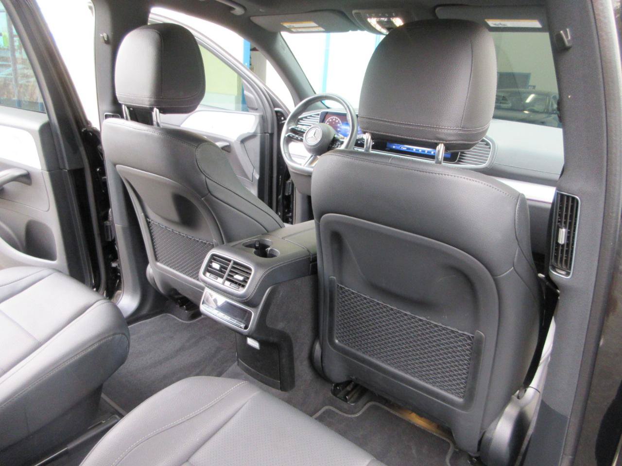 Used 2024 Mercedes-Benz GLS 450 4MATIC w/ AMG Line Exterior image 31