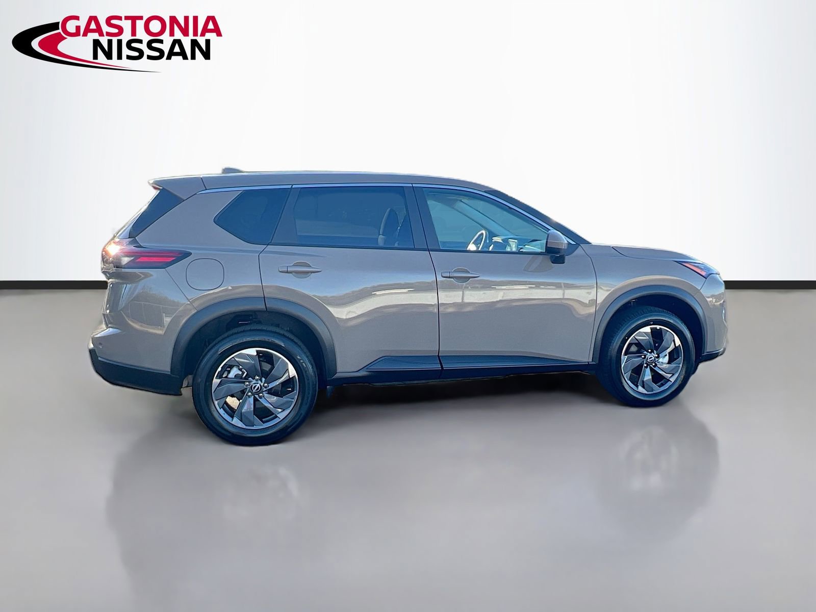 Used 2025 Nissan Rogue SV image 10