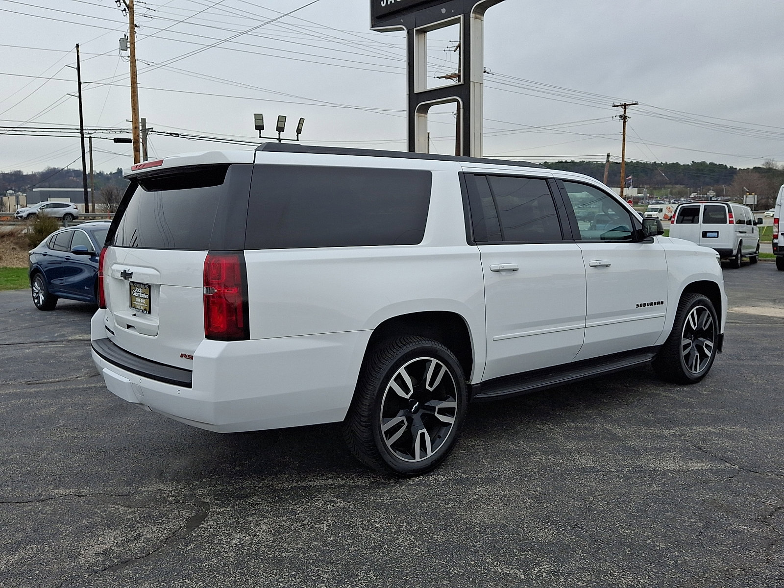 Used 2020 Chevrolet Suburban Premier image 8