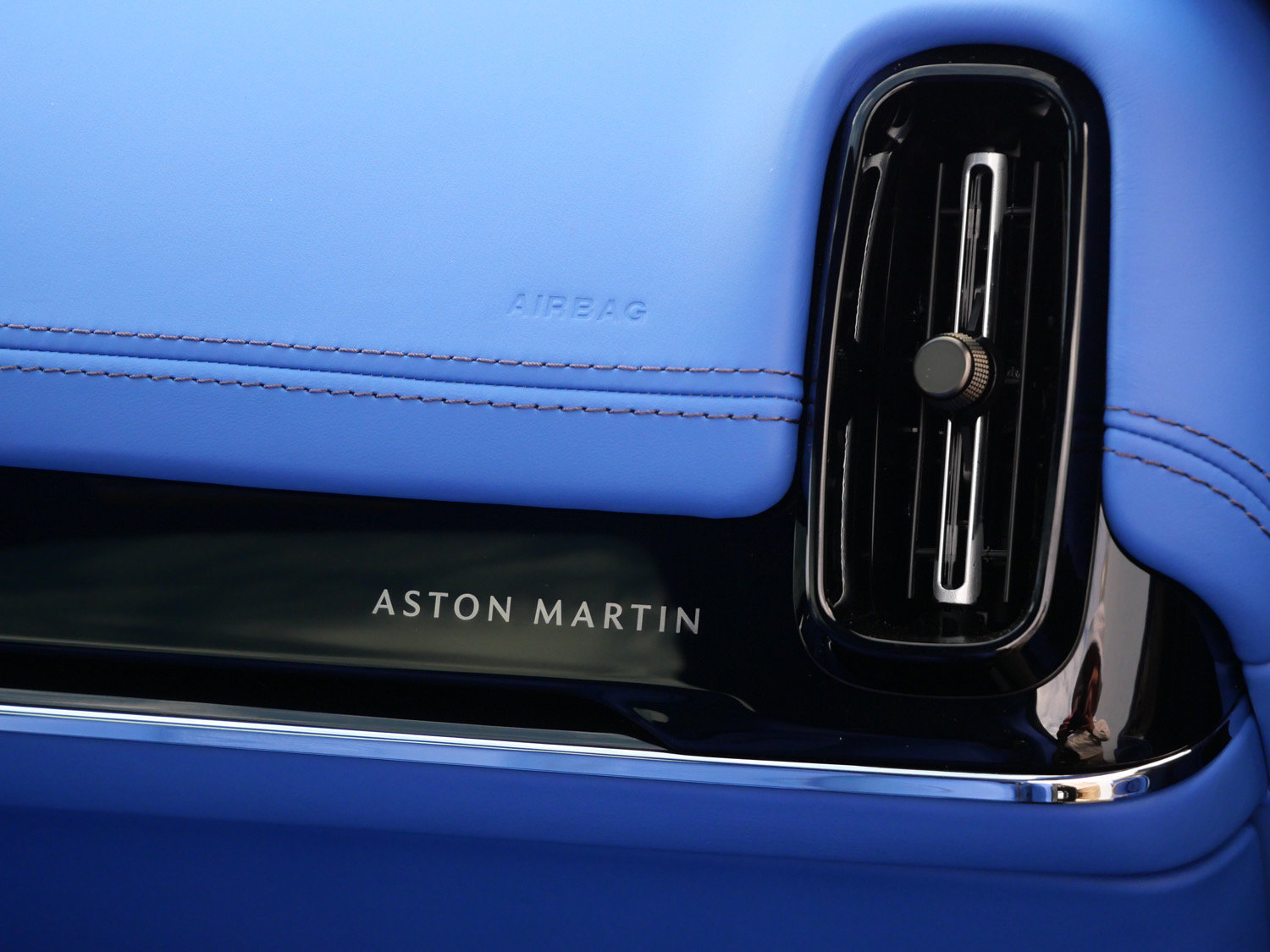 New 2026 Aston Martin DBX S AWD/4WD image 28