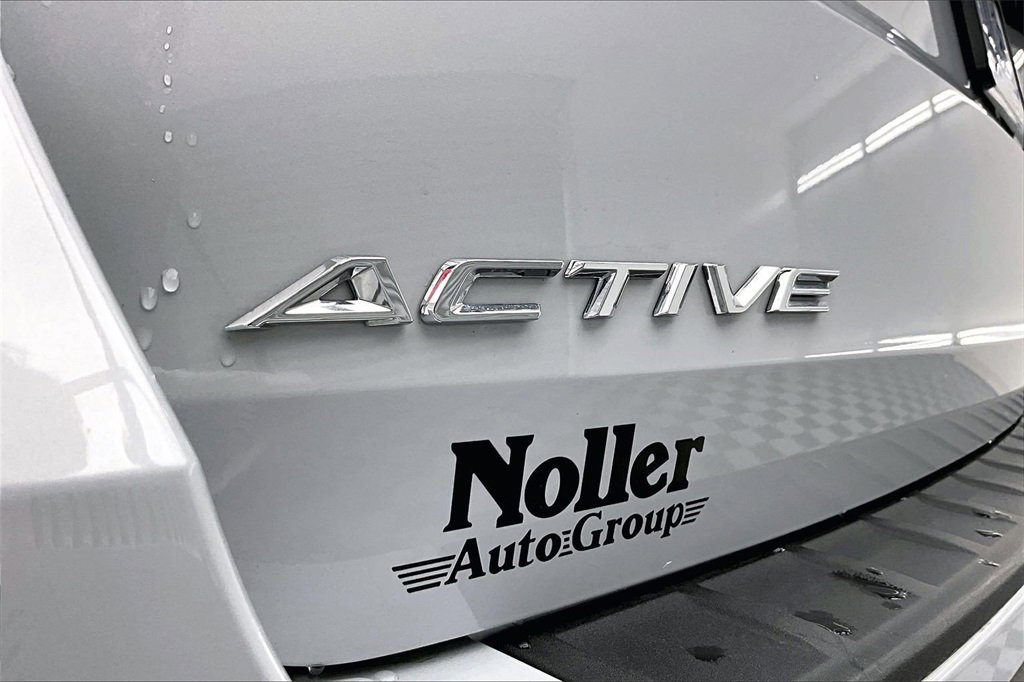 Used 2025 Ford Explorer Active image 8