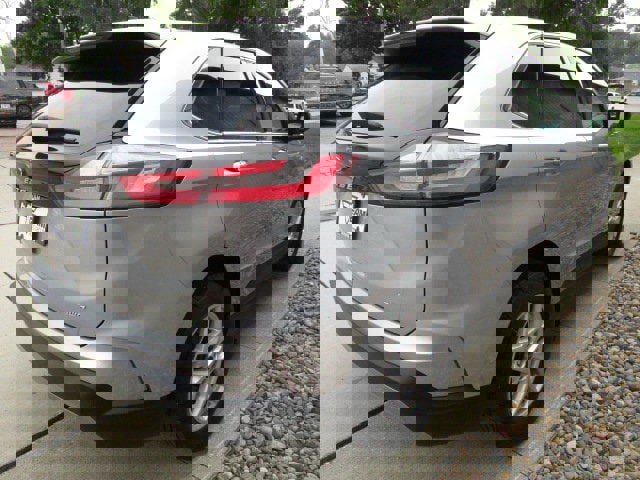 Used 2024 Ford Edge SEL image 7